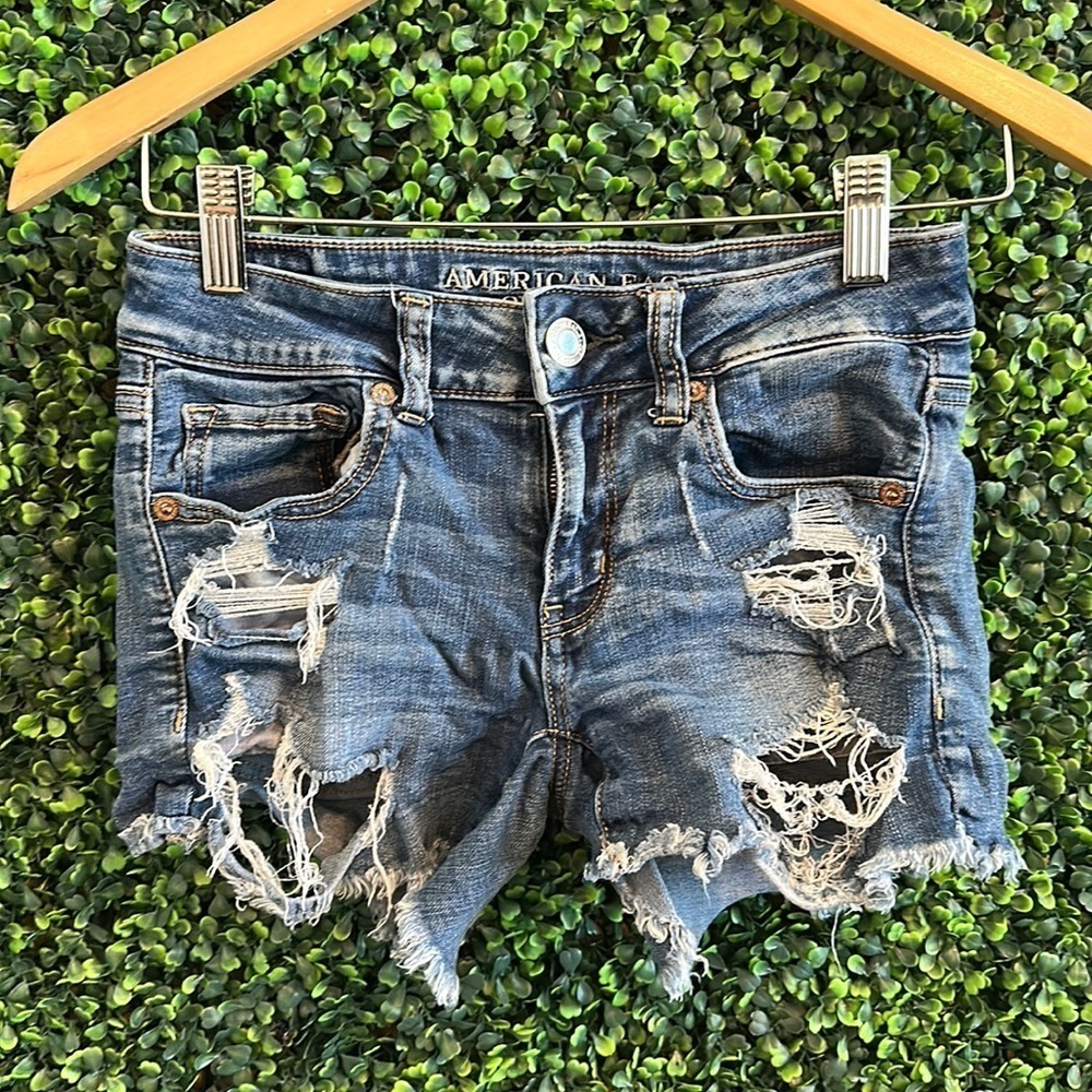 American Eagle Shorts size 26 distressed